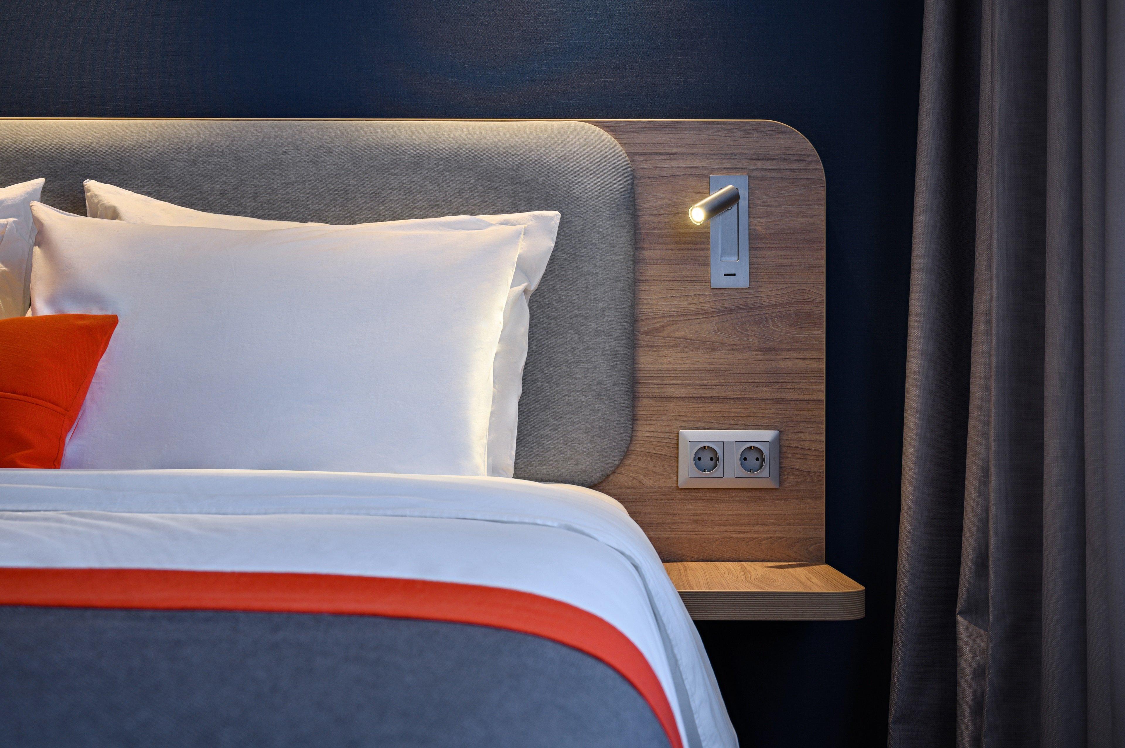Holiday Inn Express - Almaty By Ihg Екстериор снимка