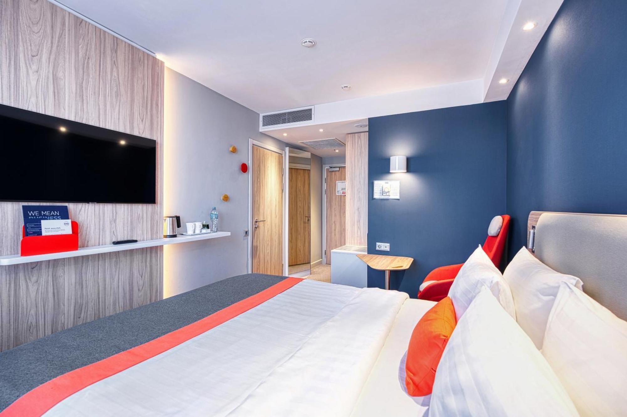 Holiday Inn Express - Almaty By Ihg Екстериор снимка